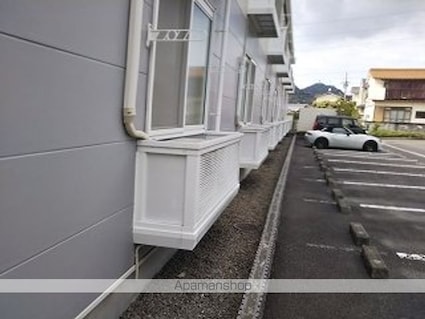 レオパレスＪＵＮ東野[1K/23.97m2]の駐車場1