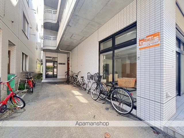 ファイン南6条の玄関写真