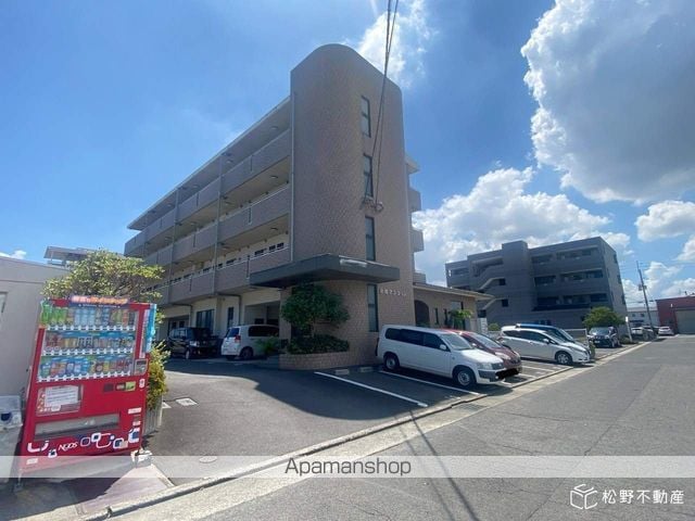 泉川マンションの外観写真