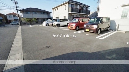 アージュ[1R/33.8m2]の駐車場2