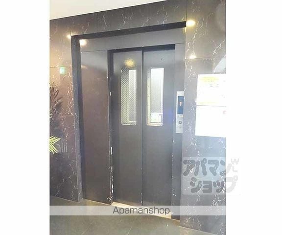 山本グランドハイツの玄関写真