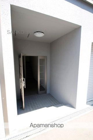 ノーマルヒル本町の玄関写真