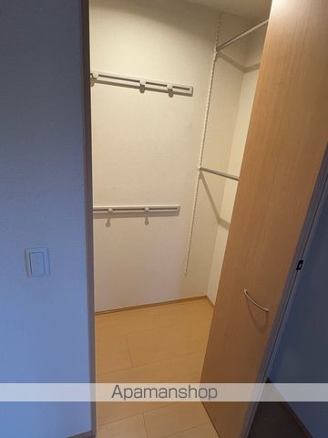 エヴァンタイユ羽衣の内装写真