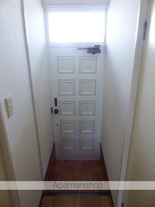ホワイティー沙羅Ａ棟[2LDK/45.36m2]の玄関