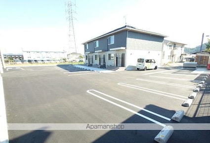 シエンヌ２[2LDK/50.38m2]の駐車場