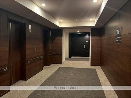 ザ・パークハウス西新宿タワー６０[2LDK/56.39m2]の共用部
