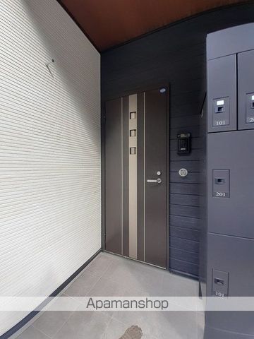 クレール六番館の玄関写真