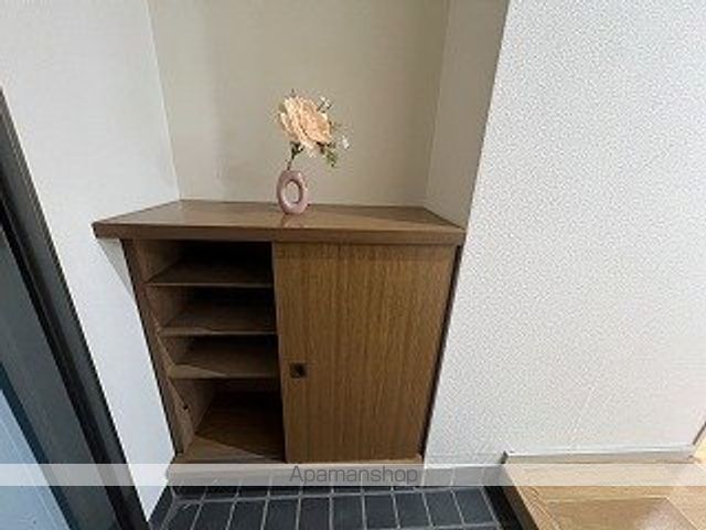 日商岩井牛田マンションの内装写真