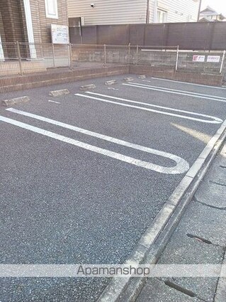 フィオーレツカサⅢ　Ａ棟[1K/40.8m2]の駐車場