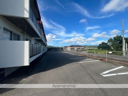 小川マンション[2DK/44.8m2]の駐車場