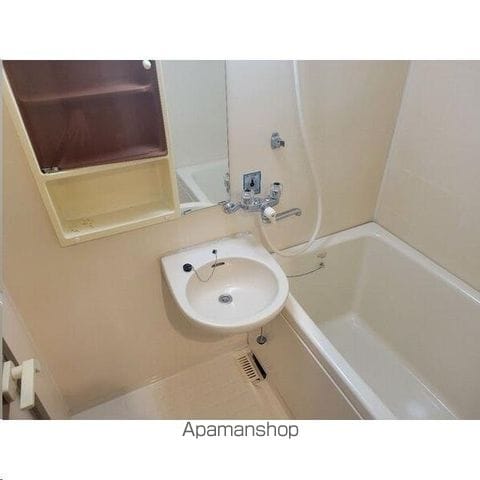 ロイヤルヒルズ鶴巻の内装写真