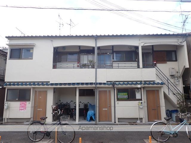 ロイヤル寺方の外観写真