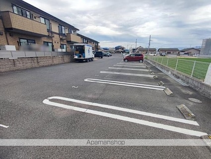 メゾン・ド・シュシュ　Ｂ棟[2LDK/52.51m2]の駐車場1