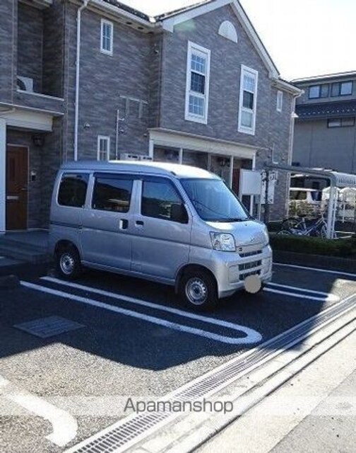 アウローラ・レン[2LDK/51.67m2]の駐車場