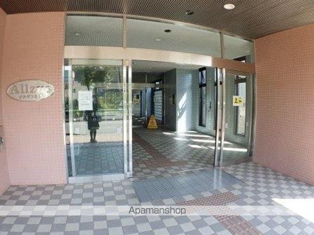 オルザス新潟の玄関写真