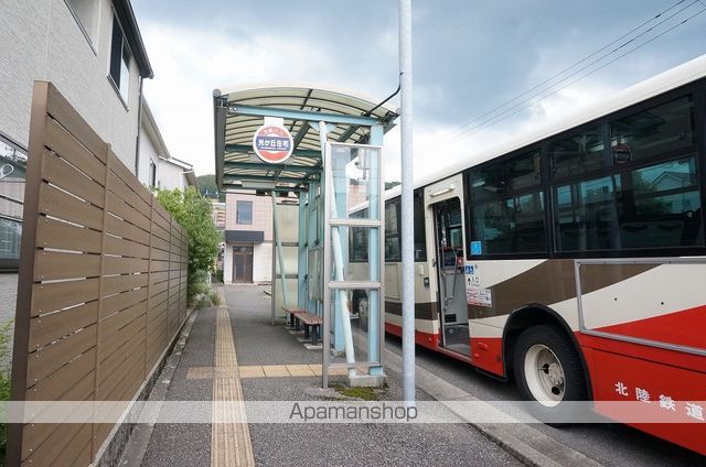 ＩＲいしかわ鉄道 金沢駅 バス乗車時間：46分 最寄りバス停で下車 徒歩4分 2階建 築14年の周辺写真