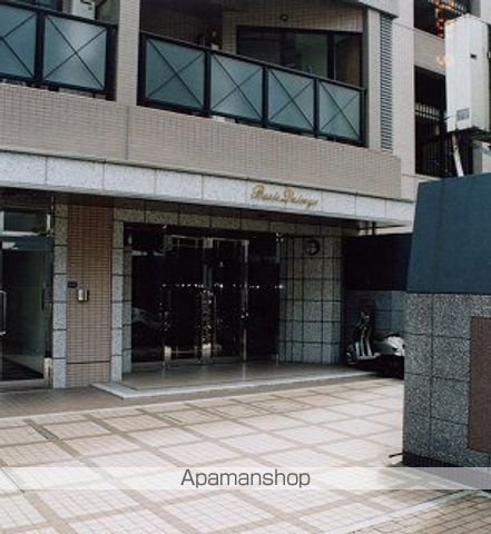 ベイシック大名の玄関写真