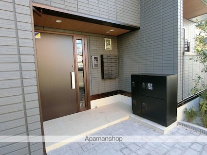 ＤーＲＯＯＭ荒井１丁目[1LDK/37.84m2]のエントランス