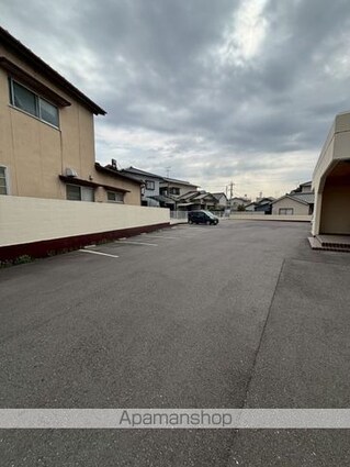 土居町２丁目テナント[事務所/80m2]の駐車場