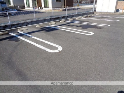 岐阜県各務原市那加巾下町[1LDK/45.09m2]の駐車場