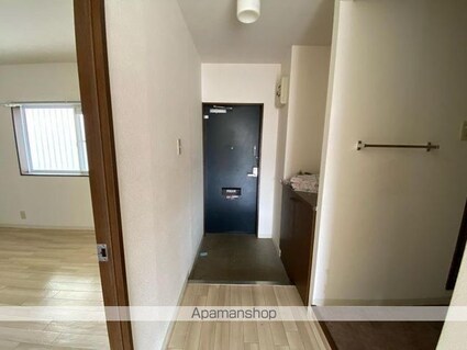 フォブール吉峰Ｂ[2LDK/57.95m2]の玄関