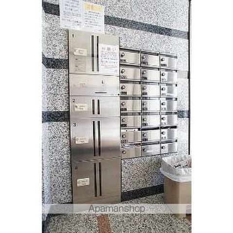 スカイコート駒沢大学の外観写真