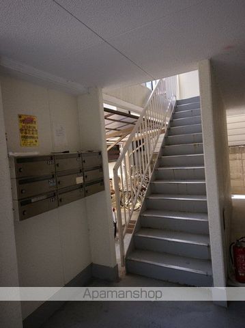 ベル蛍池の玄関写真