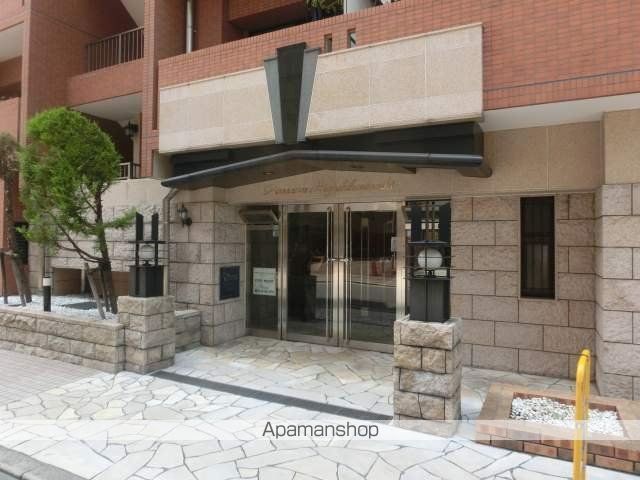 プレサンス東本町の玄関写真
