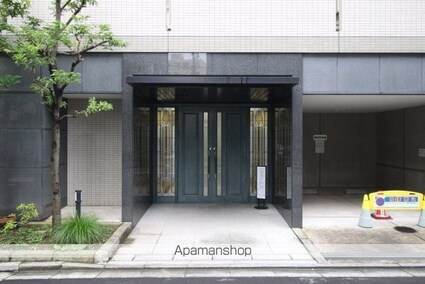 ルモンド南麻布[1K/21.62m2]の外観2