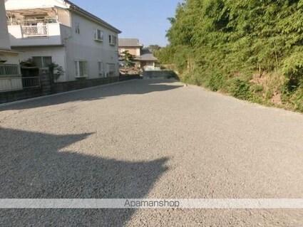 和歌山県和歌山市直川[1K/20.7m2]の駐車場