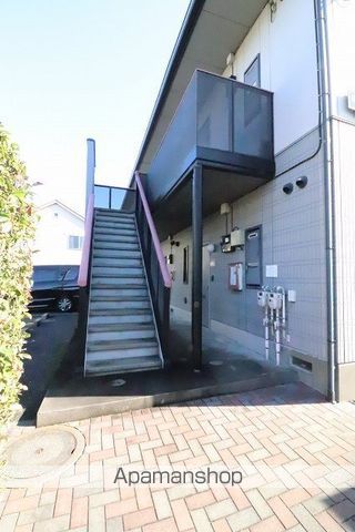 オリンピアBの玄関写真