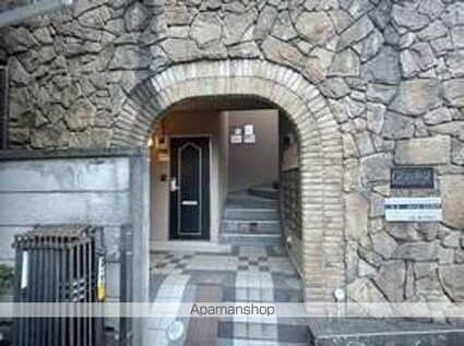 東京都世田谷区上北沢５丁目[1K/21m2]のエントランス3