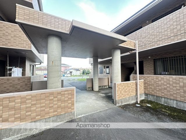 レアールヴェルデ弐番館の玄関写真