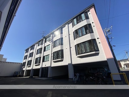 ロイヤルガーデンＡ[1DK/41m2]の外観3