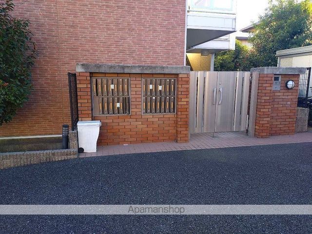 レオパレスグランデール北町の玄関写真