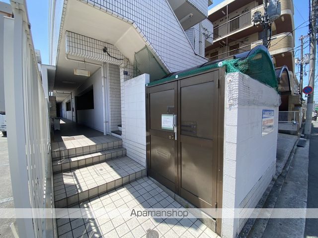 ロイヤル東雲の玄関写真