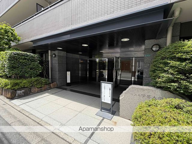 コスモ学芸大学の玄関写真