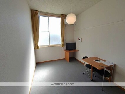 レオパレスエル・ビエント[1K/19.87m2]のリビング・居間1