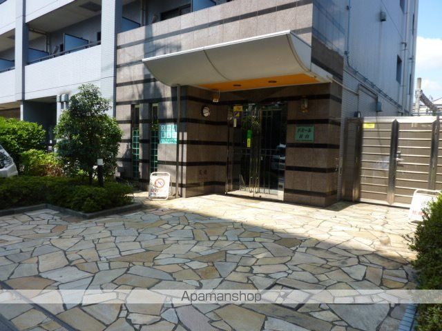 ドミール目白の玄関写真