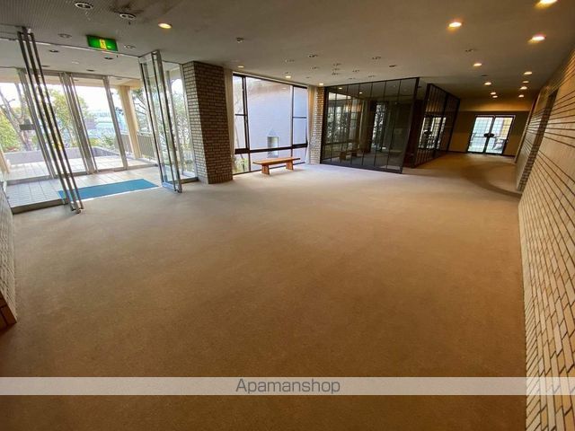 INOVE千里万博公園の玄関写真