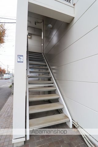 レオパレス栄の玄関写真