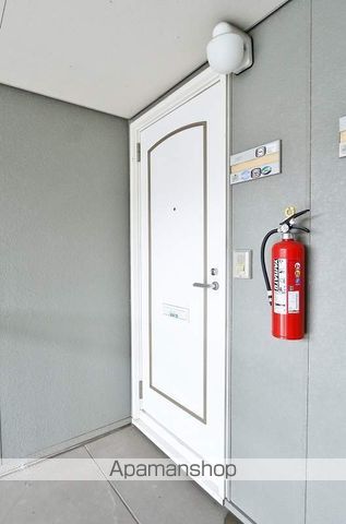 フレグランス新栄の玄関写真