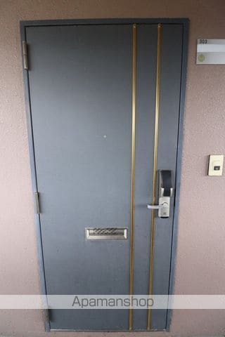 カーサ落合の玄関写真