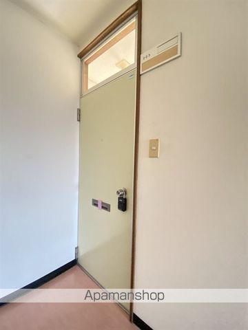 コーポピロッティの玄関写真