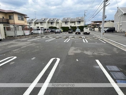 ハーモニック　フィール　ＩＩＩ[1LDK/42.96m2]の駐車場1