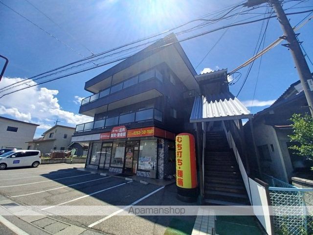 小平ビルの外観写真