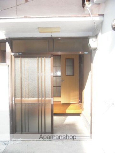 和歌山県和歌山市東紺屋町[2K/30m2]の玄関