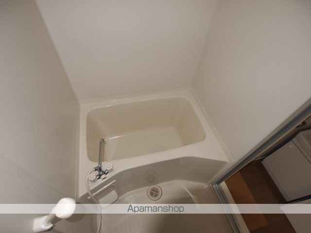 レオパレスルミエール高出[2DK/49.68m2]のバス