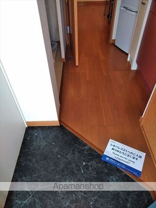 レオパレス北出島[1K/21.65m2]の玄関