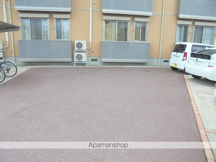 シャーメゾンＴＮ[1LDK/42.8m2]の駐車場